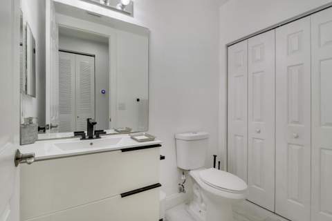 880 Millbrae Court #3, West Palm Beach FL - photo 17 of 47