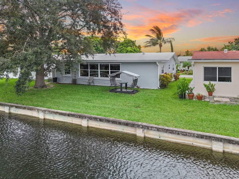 2 bedroom Single Family Residence at 4312 NW 47th Street, Mainlands Of Tamarac Lakes, Tamarac — photo 2