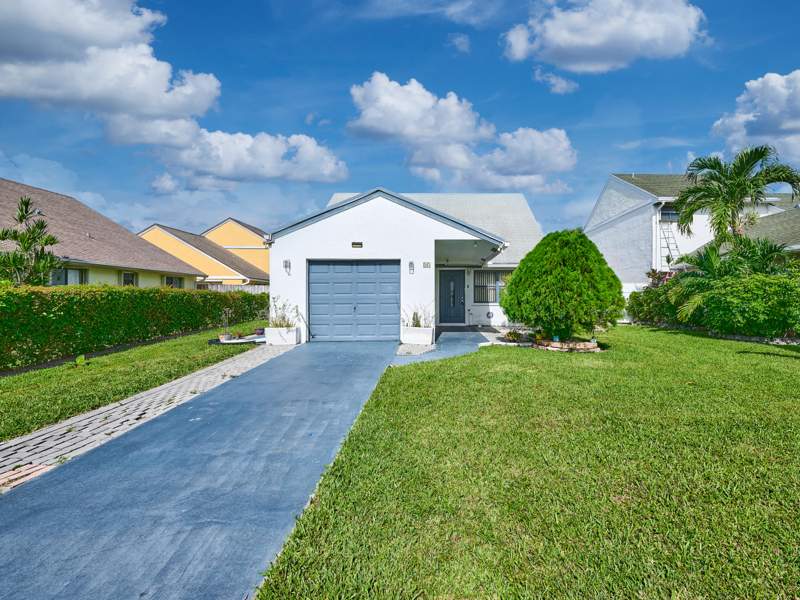 4 bedroom Single Family Residence at 57 Peachtree Place, Lakes Of Tara Unit 1, Boynton Beach — photo 2
