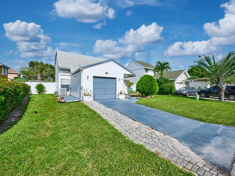 4 bedroom Single Family Residence at 57 Peachtree Place, Lakes Of Tara Unit 1, Boynton Beach — photo 5