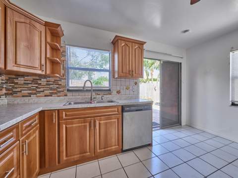 57 Peachtree Place, Boynton Beach FL - photo 22 of 44
