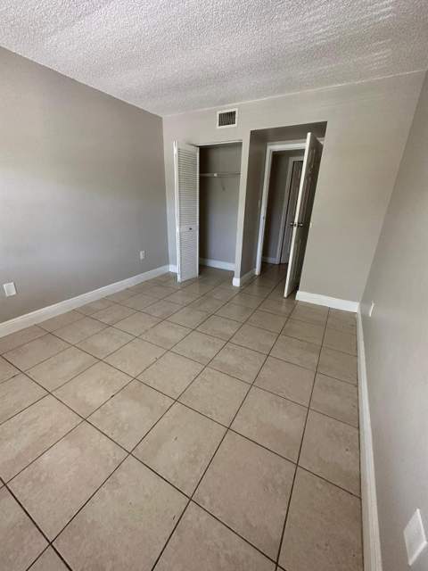 4324 NW 9th Avenue #6-2D, Deerfield Beach FL - photo 6 of 11