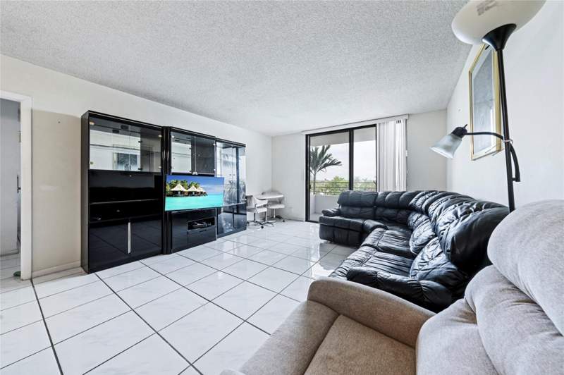 1 bedroom Condominium at 600 Three Islands Boulevard #301, Olympus Condo Phase, Hallandale Beach — photo 5
