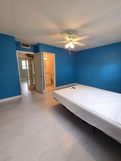 5071 W Oakland Park Boulevard #109, Lauderdale Lakes FL - photo 21 of 23