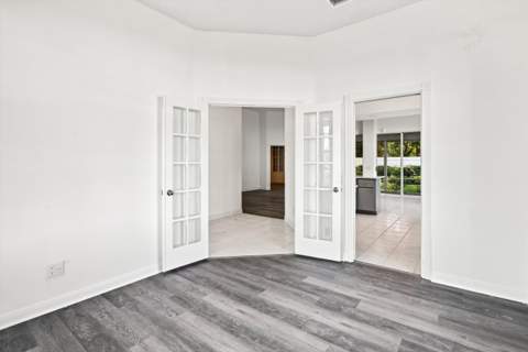 240 NW Bentley Circle, Port St. Lucie FL - photo 9 of 34