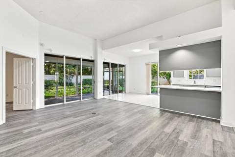 240 NW Bentley Circle, Port St. Lucie FL - photo 16 of 34