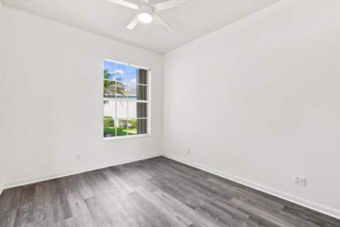 240 NW Bentley Circle, Port St. Lucie FL - photo 22 of 34