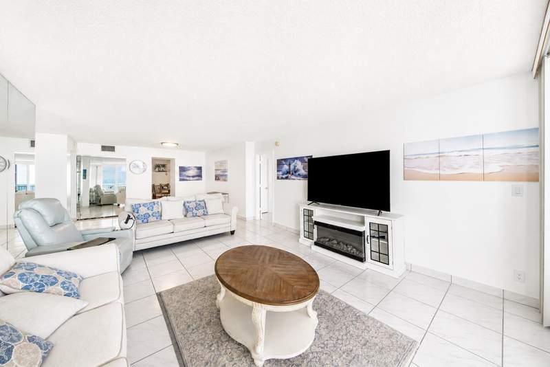 2 bedroom Condominium at 1370 S Ocean Boulevard #1703, Renaissance Of Pompano Beach, Pompano Beach — photo 3