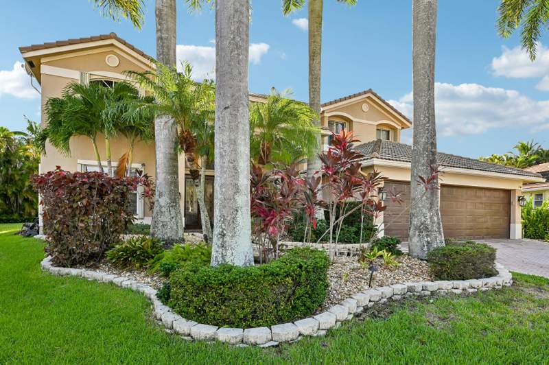 5 bedroom Single Family Residence at 1664 Victoria Pointe Lane, Sector 7-Parcel W, Weston — photo 5