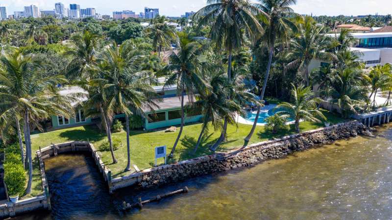 4 bedroom Single Family Residence at 2605 N Riverside Drive, Hillsboro Shores Sec, Pompano Beach — photo 1