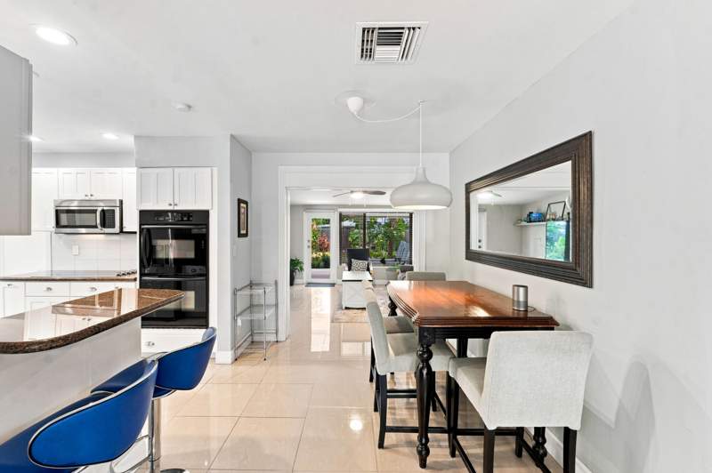 3 bedroom Single Family Residence at 4110 NW 16th Avenue, Twin Lakes Homes Sec 4, Oakland Park — photo 5