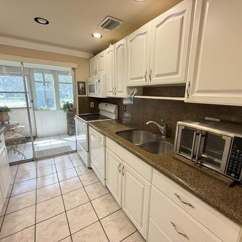 6 Abbey Lane #104, Delray Beach FL - photo 11 of 18