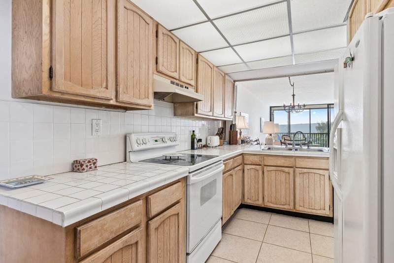 2 bedroom Condominium at 13 Royal Palm Way #602, Boca Bayou Condo, Boca Raton — photo 3