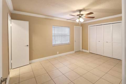 5249 NE 4th Terrace, Oakland Park FL - photo 11 of 29
