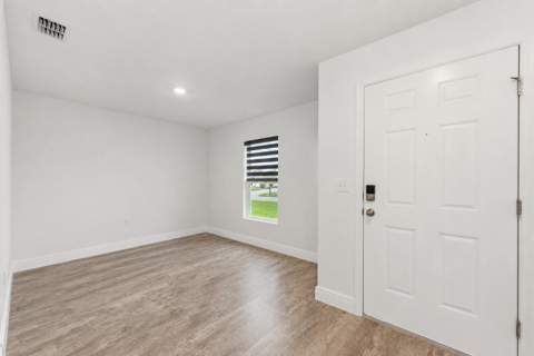 380 SW Donna Terrace, Port St. Lucie FL - photo 10 of 23
