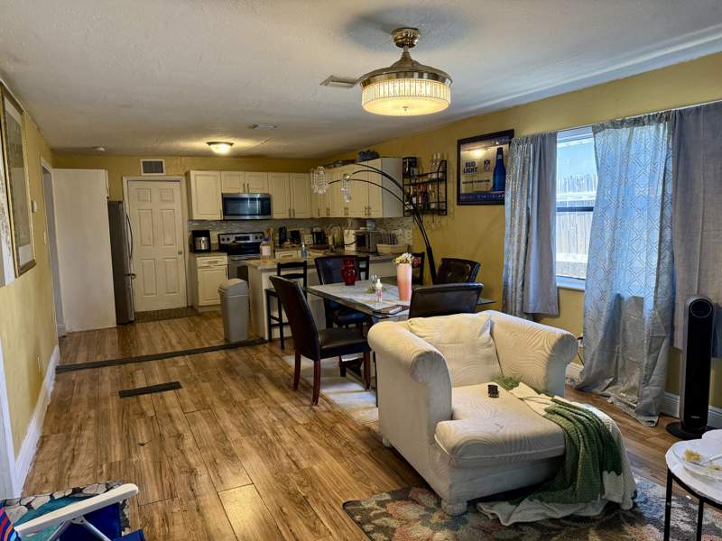 4 bedroom Single Family Residence at 1105 W 34th Street, Pleasant Heights, Riviera Beach — photo 3