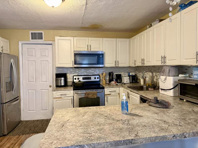 4 bedroom Single Family Residence at 1105 W 34th Street, Pleasant Heights, Riviera Beach — photo 5