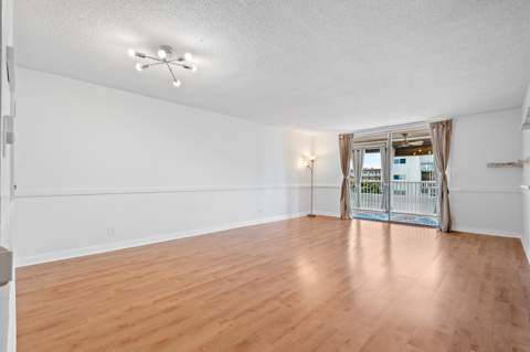 620 NE 12th Avenue #602, Hallandale Beach FL - photo 11 of 41