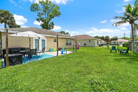 5483 Club Circle, Haverhill FL - photo 19 of 21