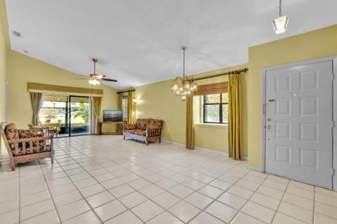 4787 Brighton Lakes Boulevard, Boynton Beach FL - photo 7 of 59