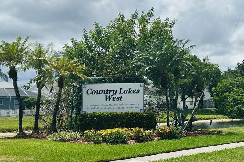 3 bedroom Single Family Residence at 5266 Harwood Lane, Countrywood 4, Lake Worth — photo 2