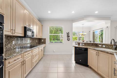 7346 Denicola Lane, Lake Worth FL - photo 21 of 72