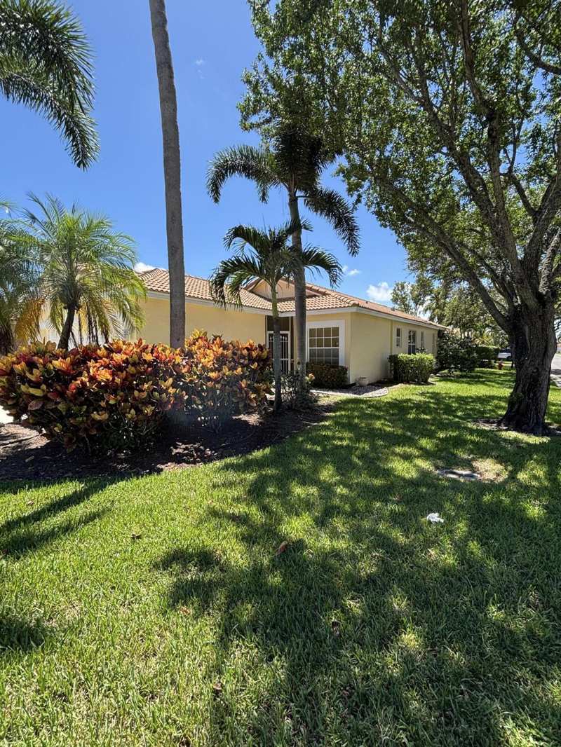 3 bedroom Single Family Residence at 9527 Cherry Blossom Court, The Grove/Indian Hills 1, Boynton Beach — photo 1
