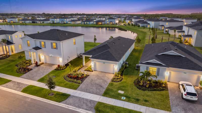 3 bedroom Single Family Residence at 3414 Cedar Grove Drive, Seagrove Pud, Fort Pierce — photo 3