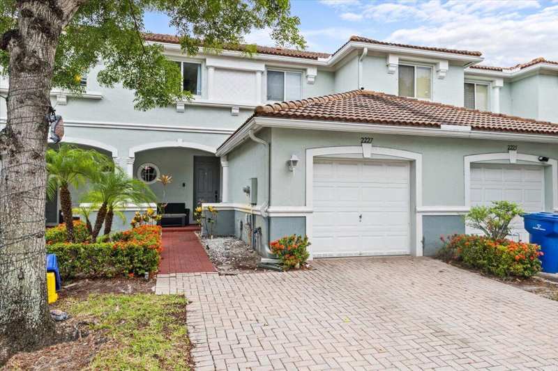 3 bedroom Townhouse at 2227 Oakmont Drive, Thousand Oaks, Riviera Beach — photo 1