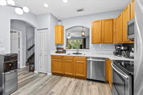 2227 Oakmont Drive, Riviera Beach FL - photo 10 of 43