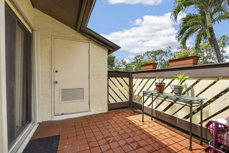 3 bedroom Villa at 140 Karanda Court, Strathmore Gate I Unit Two, Royal Palm Beach — photo 3