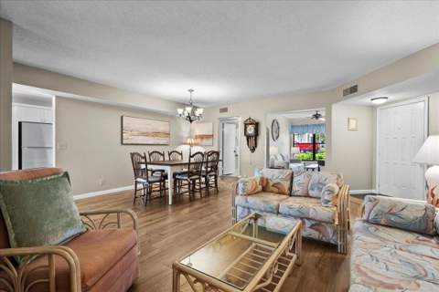 3323 Lucerne Park Drive, Greenacres FL - photo 9 of 39