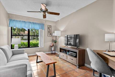 3323 Lucerne Park Drive, Greenacres FL - photo 11 of 39