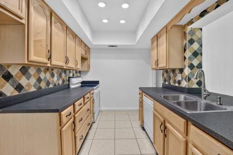 7231 Freedom Street, Hollywood FL - photo 13 of 44