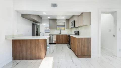 118 Newton Road, West Park FL - photo 10 of 45