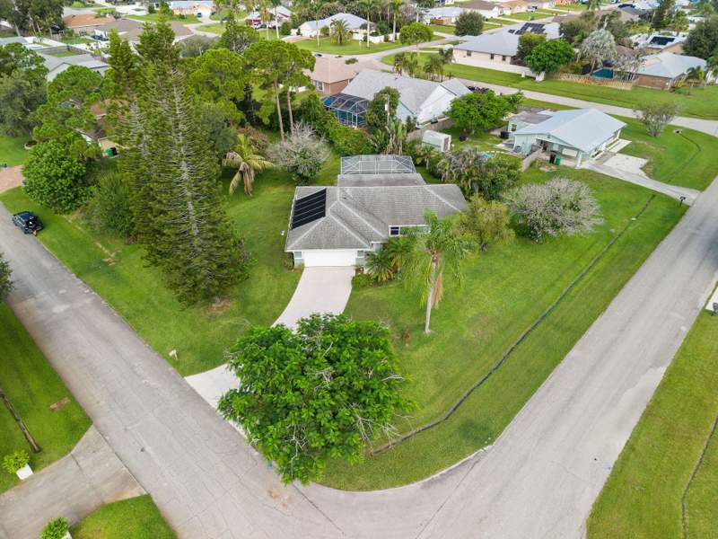3 bedroom Single Family Residence at 213 SW Nativity Terrace, Port St Lucie Section 13, Port St. Lucie — photo 3