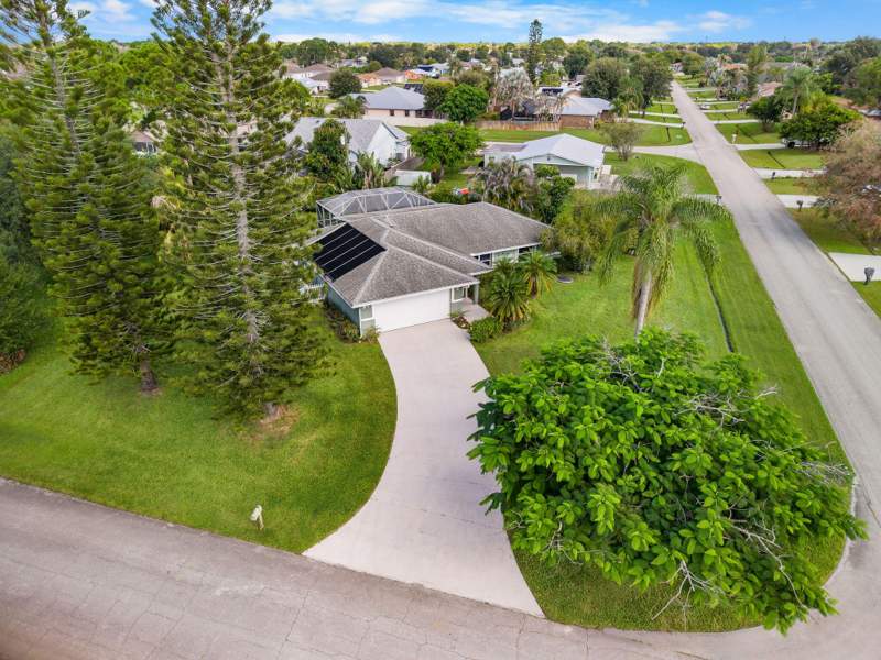 3 bedroom Single Family Residence at 213 SW Nativity Terrace, Port St Lucie Section 13, Port St. Lucie — photo 4