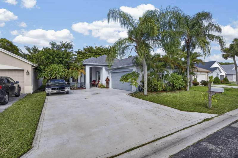 4 bedroom Single Family Residence at 1480 Lake Breeze Drive, Emerald Forest Of Wellington 2, Wellington — photo 3