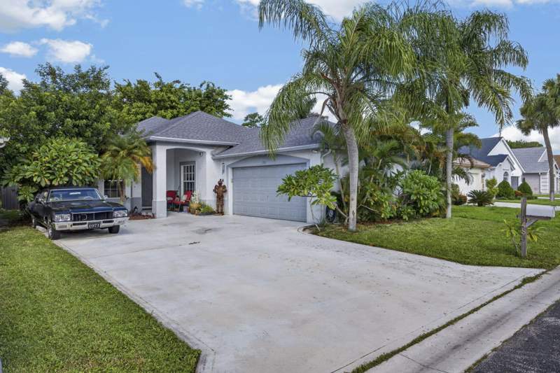 4 bedroom Single Family Residence at 1480 Lake Breeze Drive, Emerald Forest Of Wellington 2, Wellington — photo 4