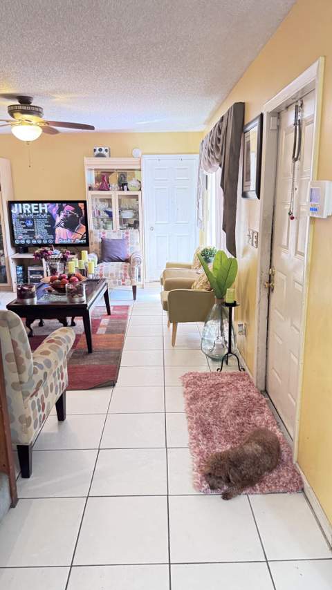 8492 S Coral Circle, North Lauderdale FL - photo 8 of 33