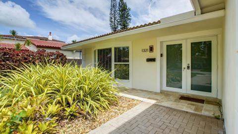 4 bedroom Single Family Residence at 1321 Madison Street, Hollywood Lakes Section, Hollywood — photo 2