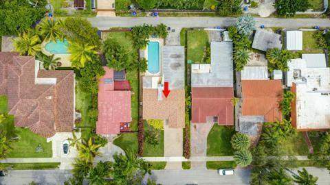 4 bedroom Single Family Residence at 1321 Madison Street, Hollywood Lakes Section, Hollywood — photo 4