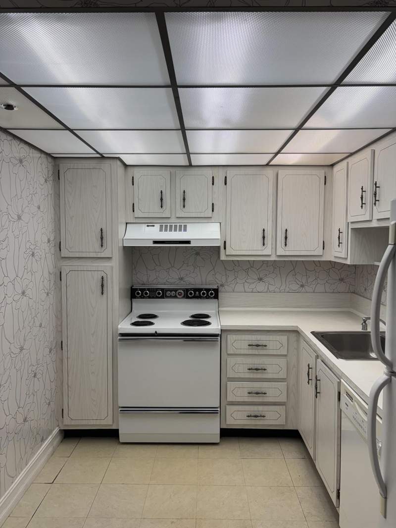 2 bedroom Condominium at 1200 Saint Charles Pl Place #414, Park Place Condominium No Three, Pembroke Pines — photo 2