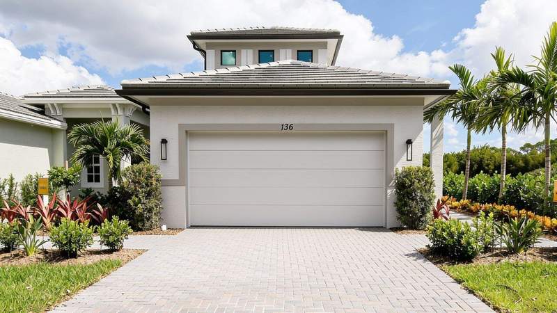 4 bedroom Single Family Residence at 136 SE Via Tirso, Tesoro Preserve Plat No 2, Port St. Lucie — photo 2