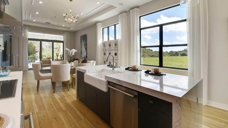 4 bedroom Single Family Residence at 136 SE Via Tirso, Tesoro Preserve Plat No 2, Port St. Lucie — photo 3