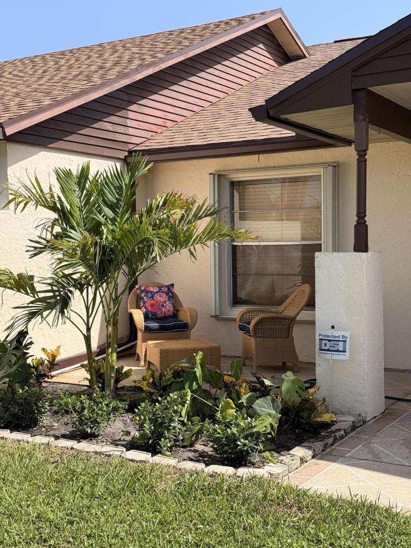 3 bedroom Villa at 8499 Lakepoint Court, Lakes Of Sherbrooke Ph 6, Lake Worth — photo 1
