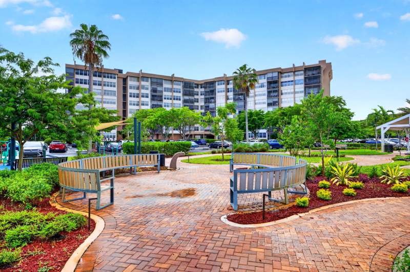 2 bedroom Condominium at 1100 St Charles Place #Ph3, Park Place Condominium No Four, Pembroke Pines — photo 3