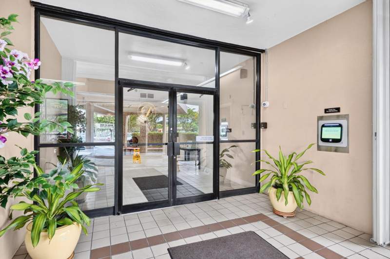 2 bedroom Condominium at 1100 St Charles Place #Ph3, Park Place Condominium No Four, Pembroke Pines — photo 5