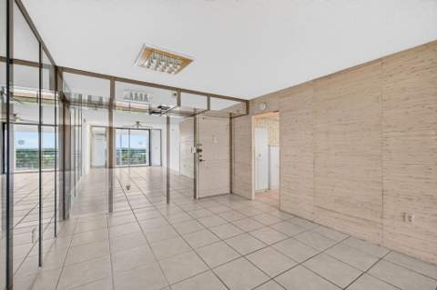 1100 St Charles Place #Ph3, Pembroke Pines FL - photo 17 of 71