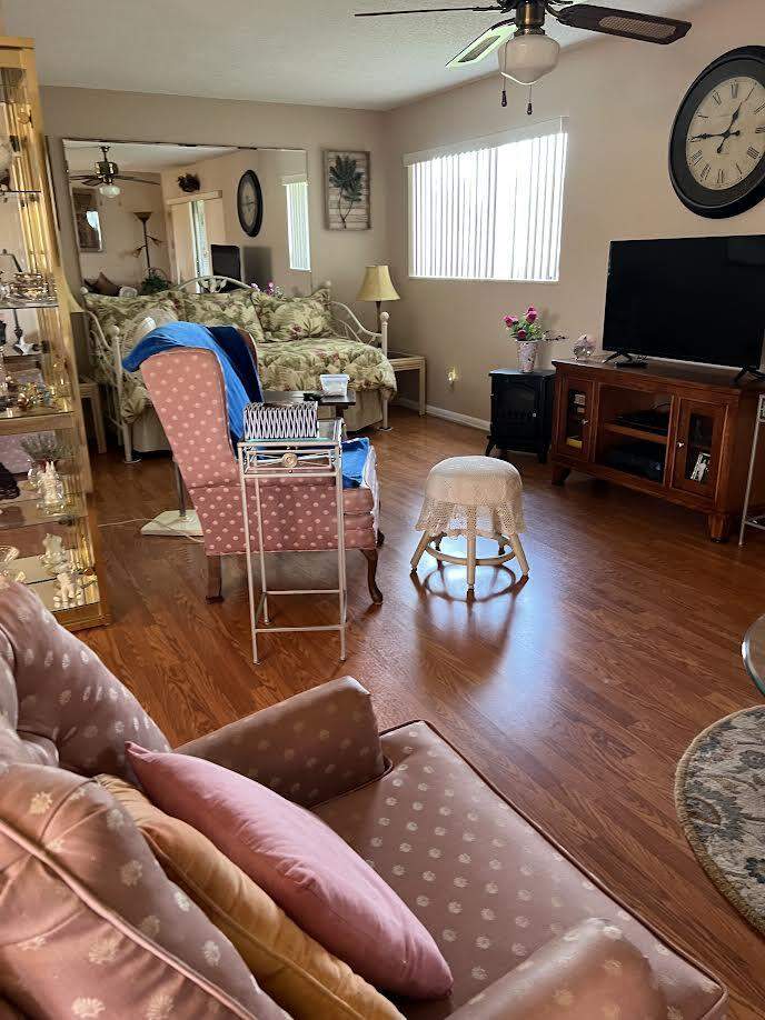 1 bedroom Condominium at 725 Lori Drive #313, Lakeside Village Condo 10, Palm Springs — photo 3